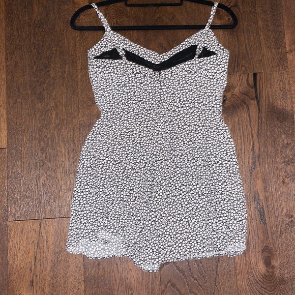 ZARA floral romper - Picture 2 of 3